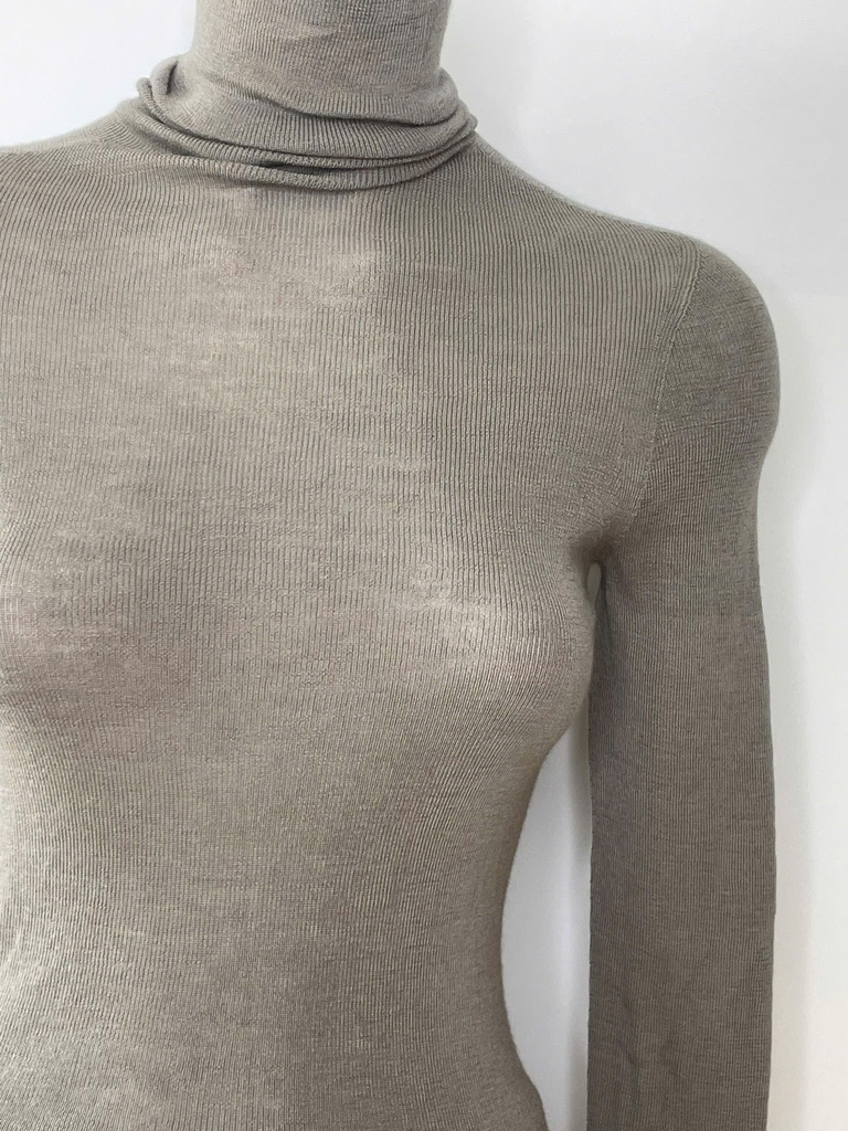 UNKNOWN-LONG SLEEVES TOP