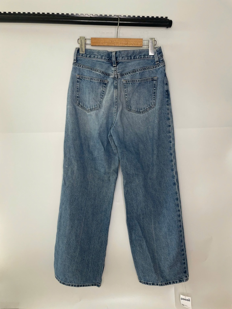 UNIQLO-STRAIGHT-FIT JEANS