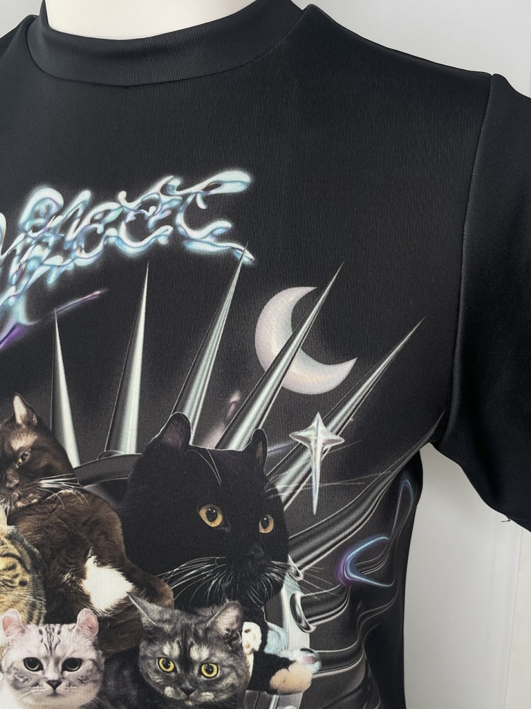 UNKNOWN-T-SHIRT