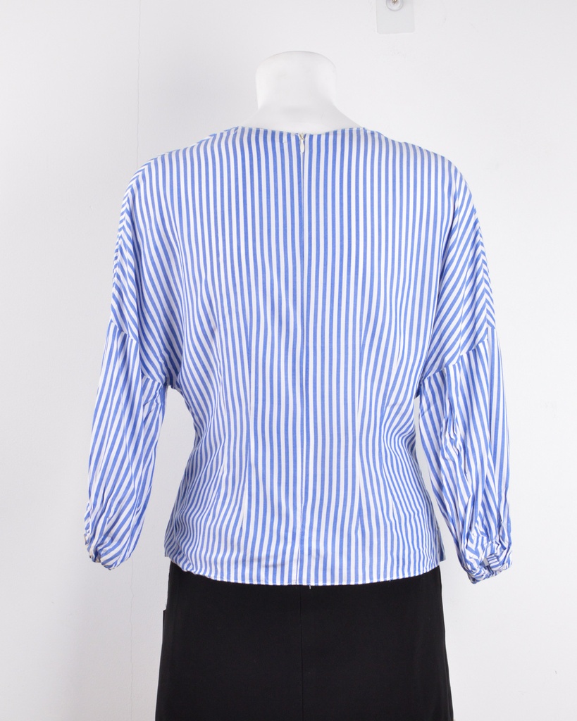 OYSTER AND SNAIL-LONG_SLEEVES TOP
