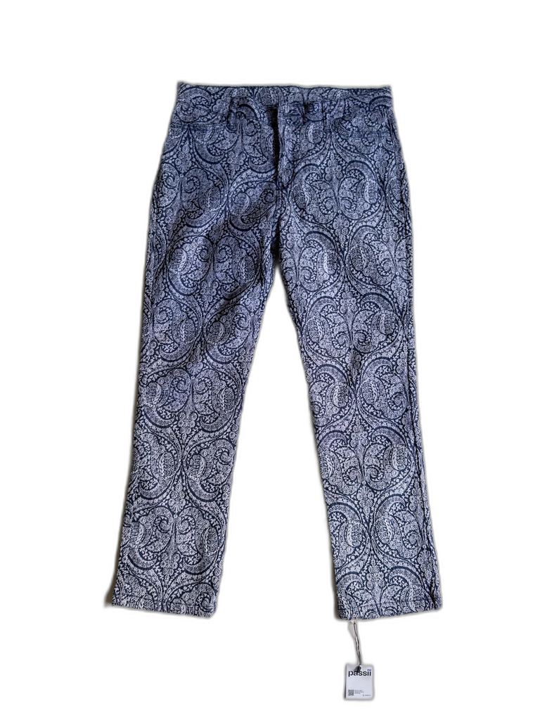 UNKNOWN-STRAIGHT-FIT JEANS