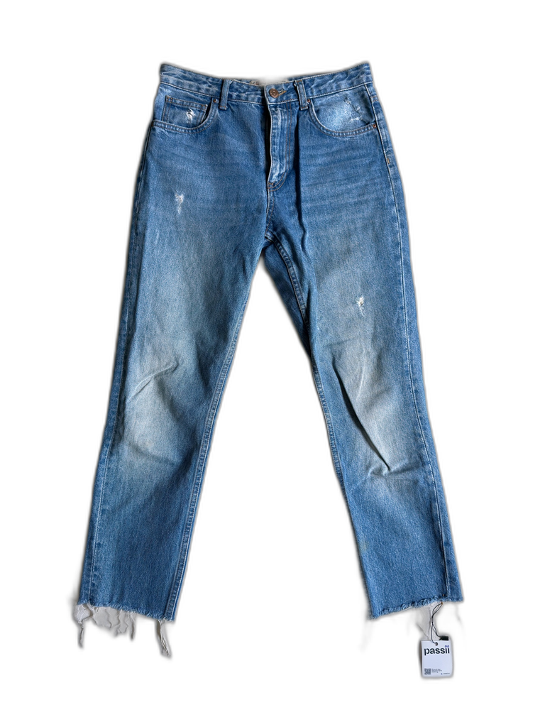 Z1975 - ZARA-STRAIGHT-FIT JEANS