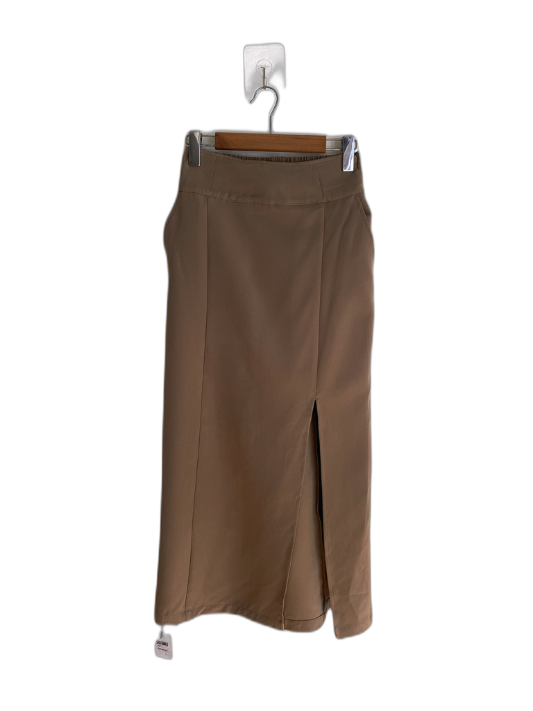 UNKNOWN-MIDI SKIRT