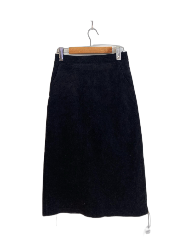 UNKNOWN-MIDI SKIRT