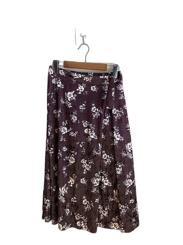 UNKNOWN-MIDI SKIRT