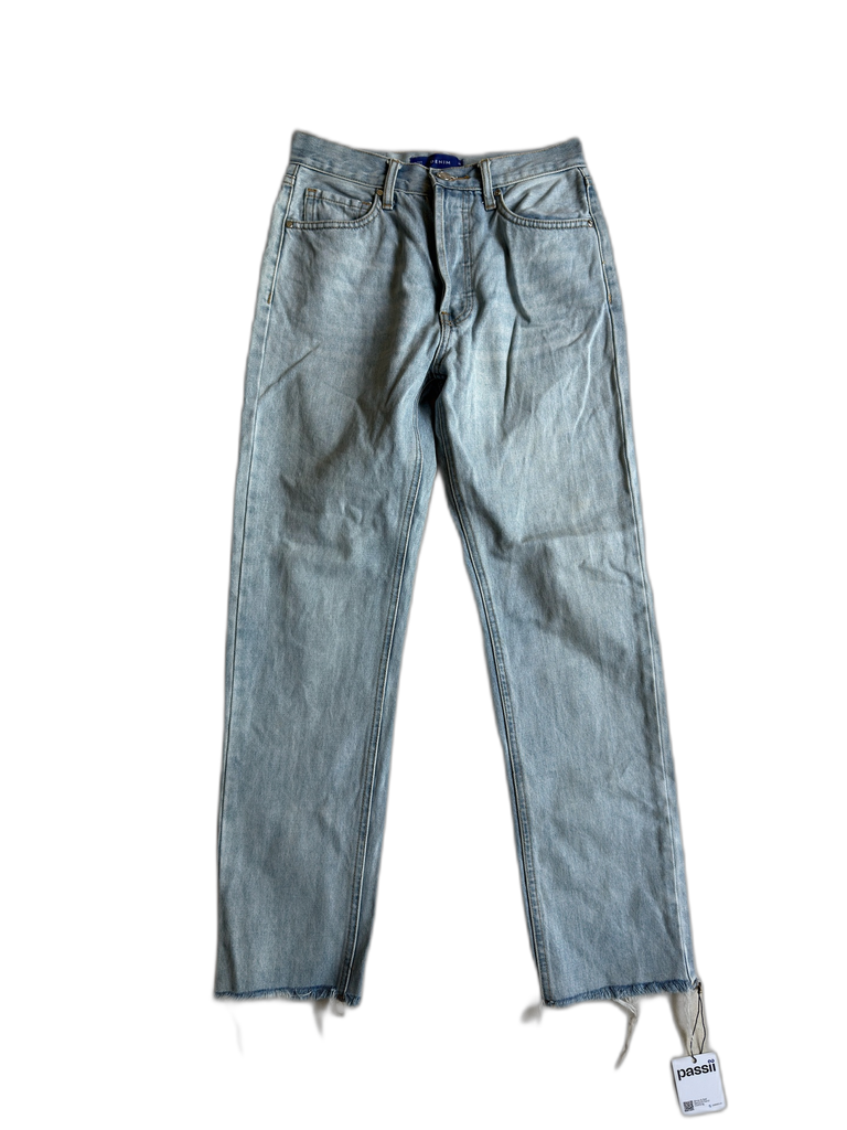 THE BLUE T SHIRT-HIGH-RISE JEANS