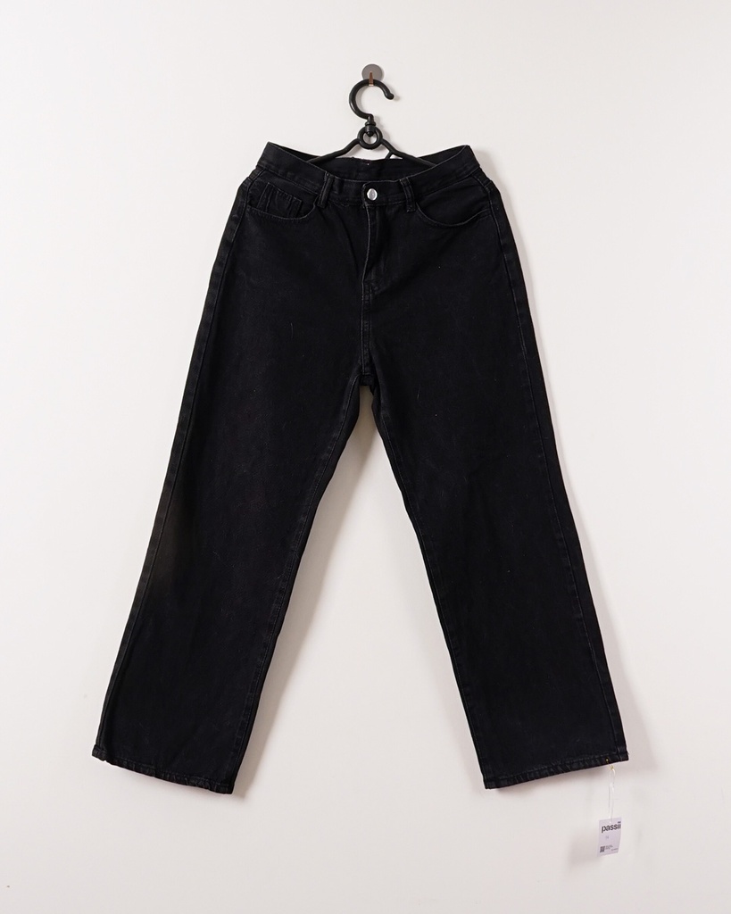 VALUE BRAND-STRAIGHT LEG JEANS