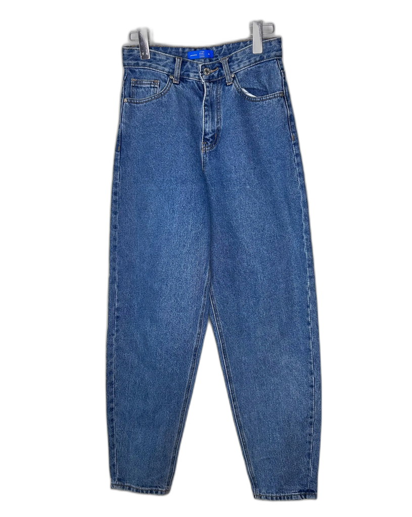 THE BLUE T SHIRT-JEANS