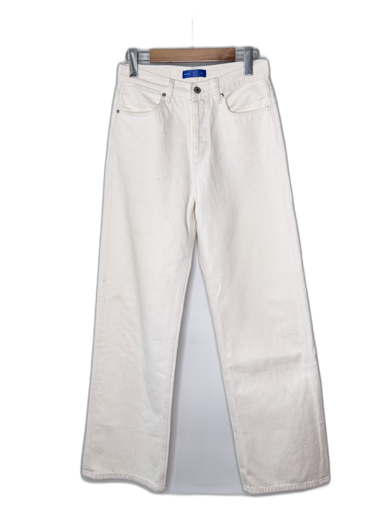 THE BLUE T SHIRT-STRAIGHT-FIT JEANS