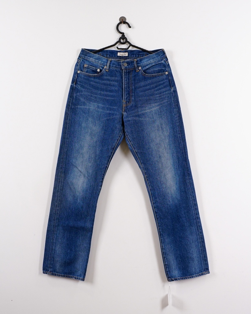 UNKNOWN-BOYFRIEND JEANS