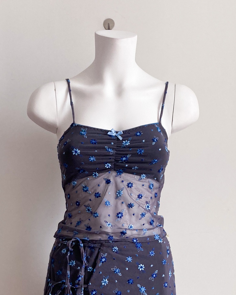 UNKNOWN-SLEEVELESS TOP (TANKTOP/TUBE TOP)