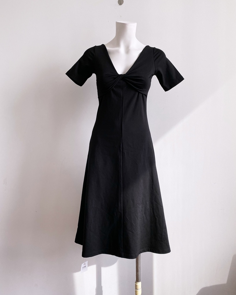 UNKNOWN-MIDI DRESS