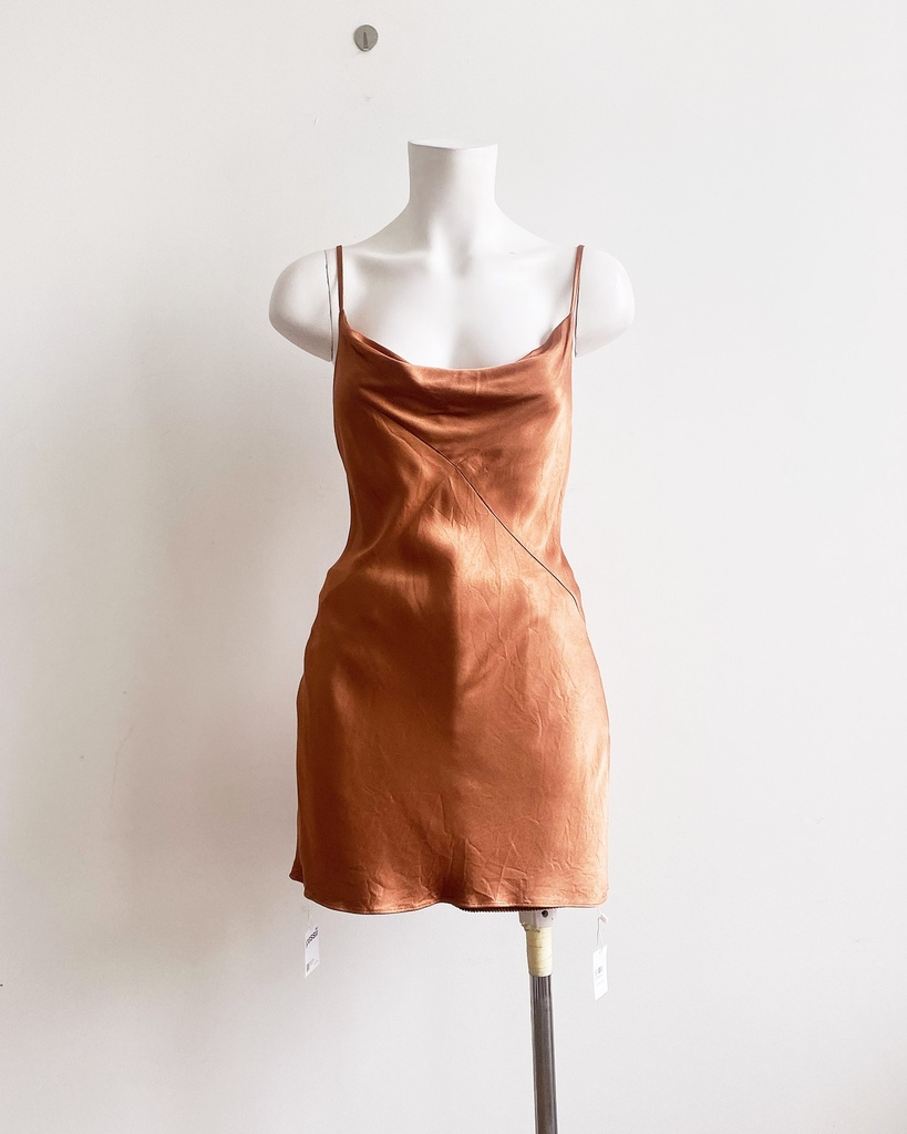 VALUE BRAND-SLEEVELESS TOP (TANKTOP/TUBE TOP)