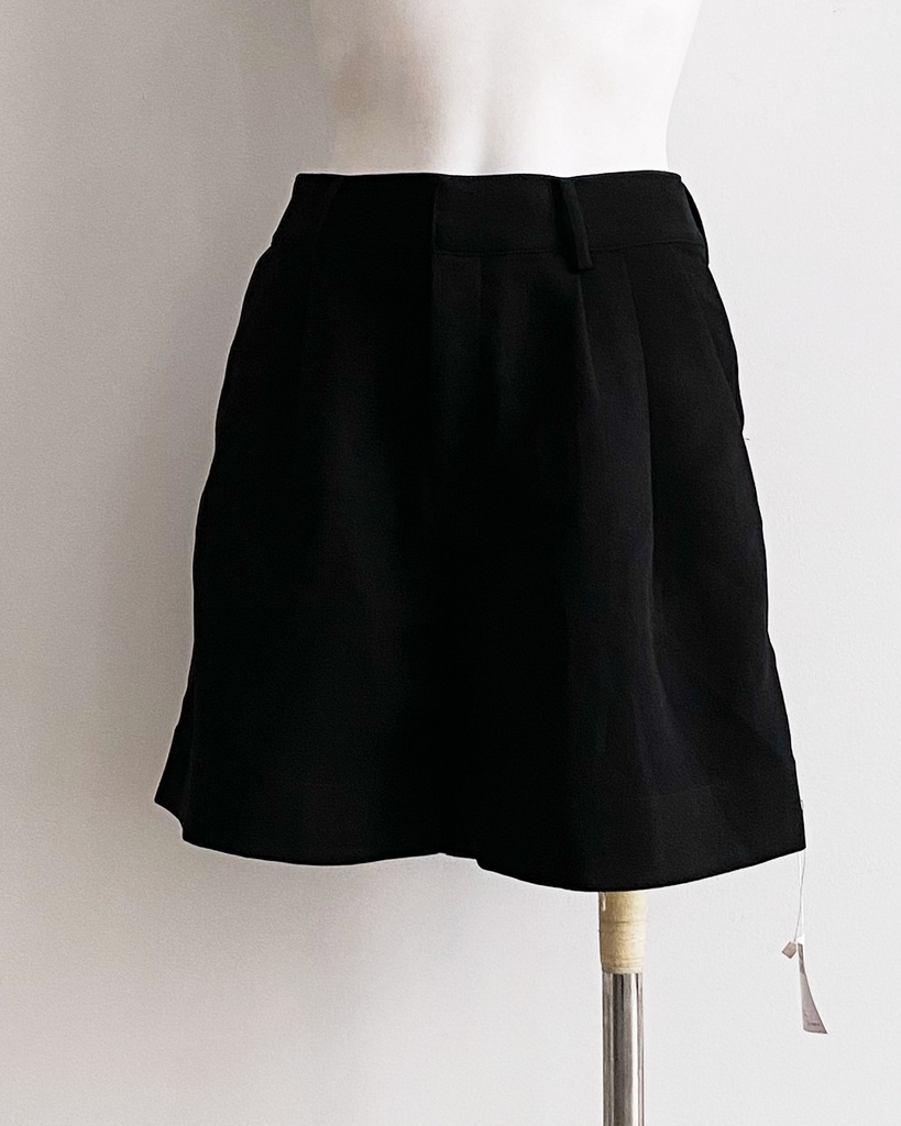 AVEC STUDIOS-SHORT SHORTS