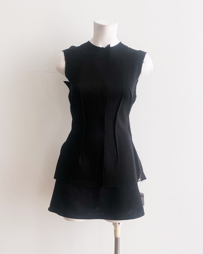 DANGHAIYEN-SLEEVELESS TOP