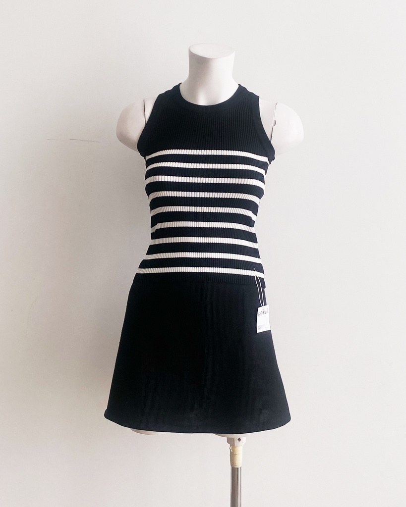 VALUE BRAND-SLEEVELESS TOP