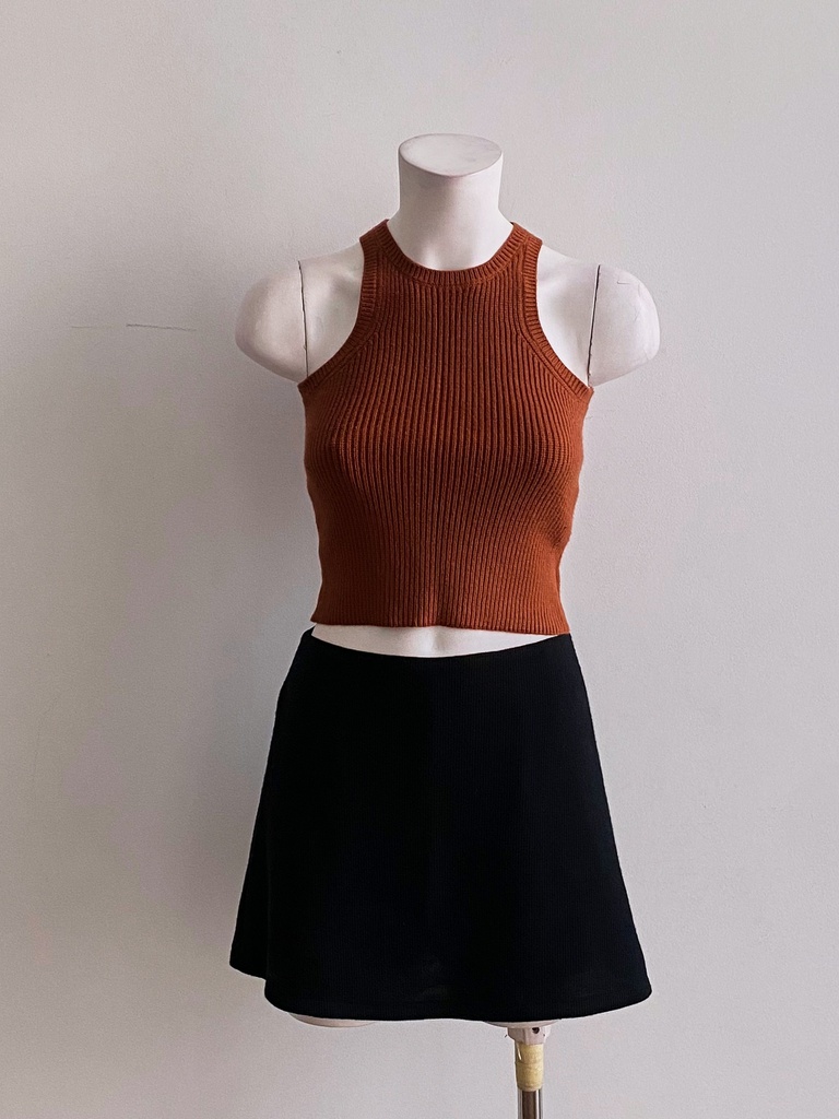 UNKNOWN-SLEEVELESS TOP