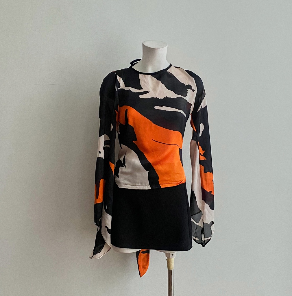 UNKNOWN-LONG SLEEVES TOP