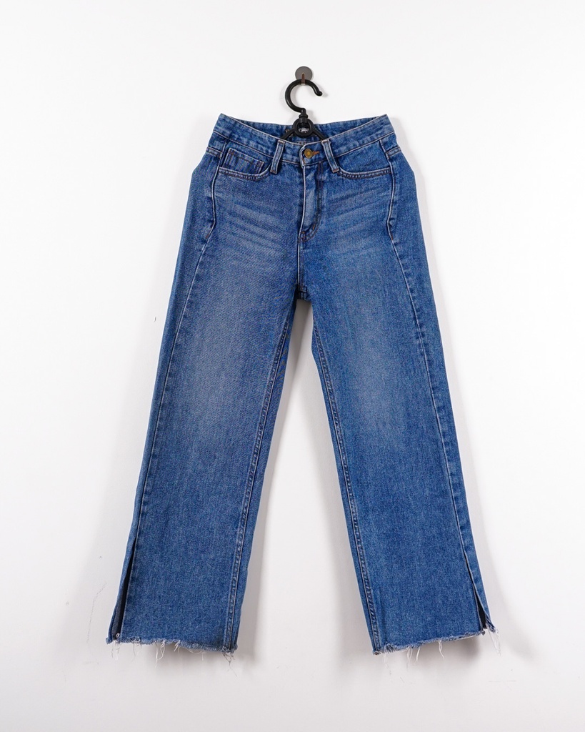 VALUE BRAND-STRAIGHT LEG JEANS