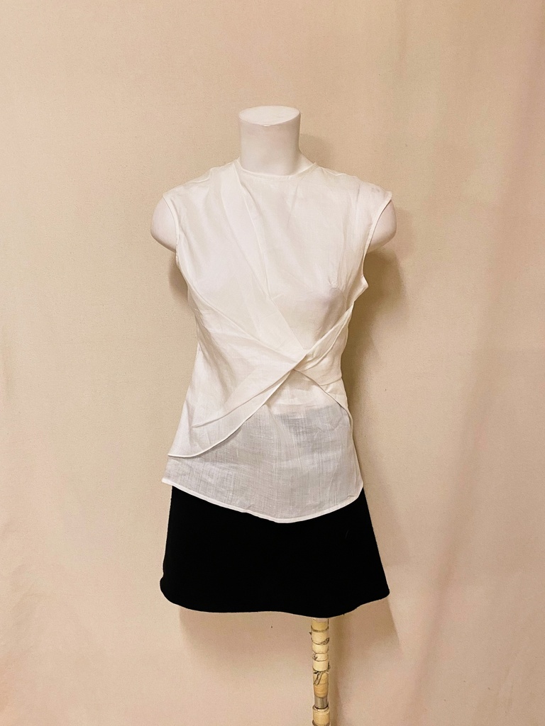 MAYNE STUDIOS-SLEEVELESS TOP