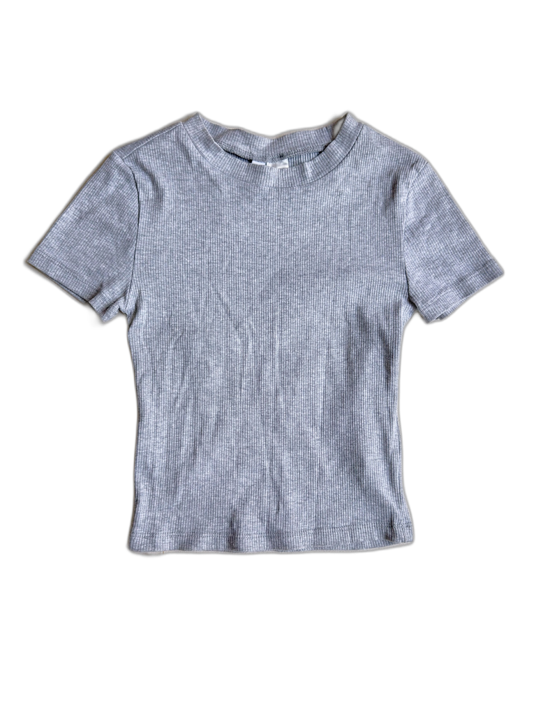 [S05256B-008] DIVIDED H&M-CROPTOP