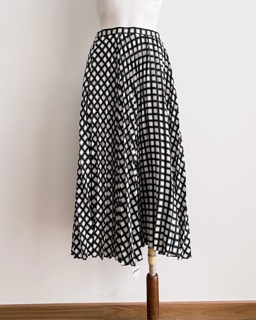 [S02297A-032] UNKNOWN-MIDI SKIRT