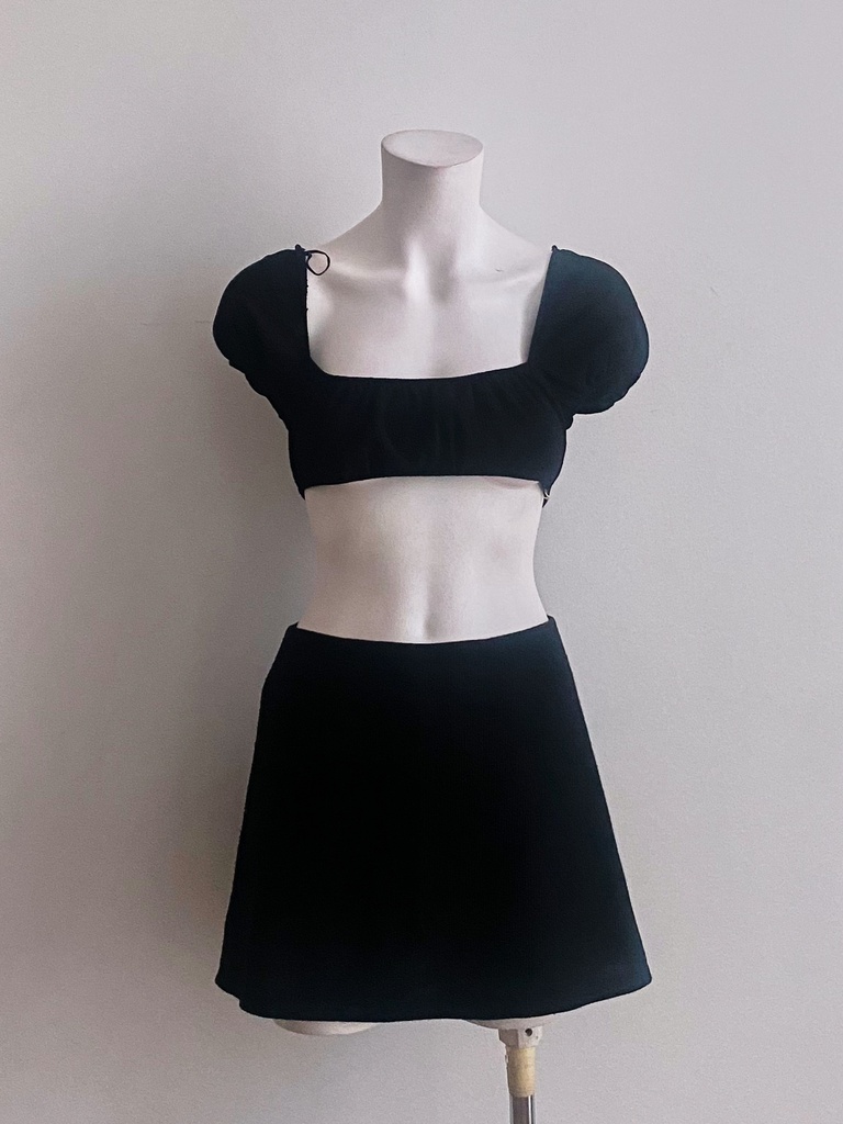 [S02606K-038] DIVIDED H&M-CROPTOP